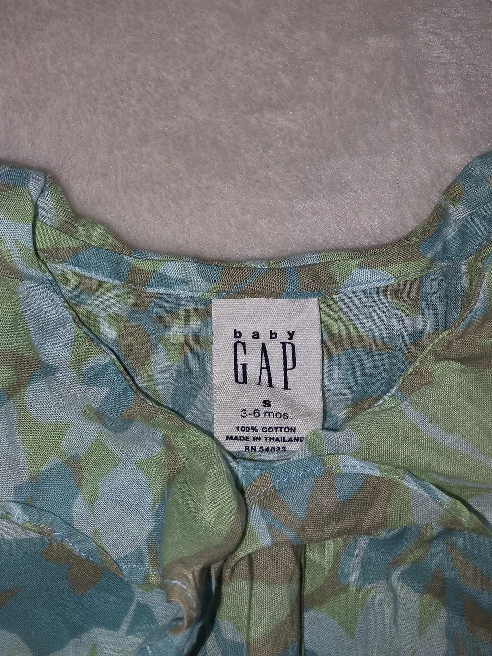 baby GAP Floral Button-Down Baby Top in Blue and Green 3-6 M